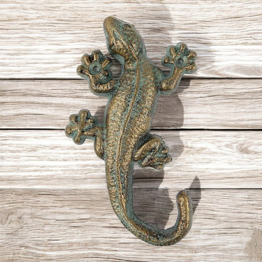 Green & Gold Cast Iron Gecko Wall Hook – Unique Lizard Key, Coat & Towel Hanger